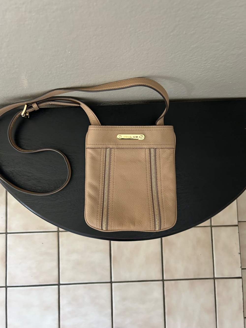 Michael Kors Beige/Tan Leather Crossbody with Gold Plaque